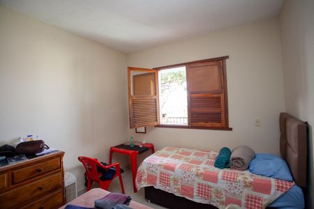 Casa à venda com 251m², 5 quartos e 2 vagasCasa 2 - Quarto