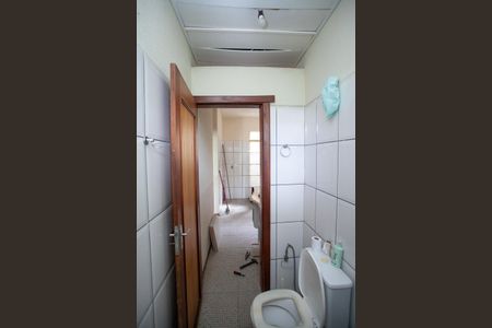 Casa à venda com 251m², 5 quartos e 2 vagasBanheiro social