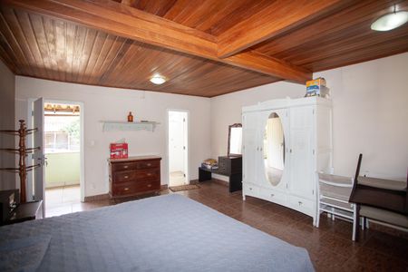 Casa à venda com 251m², 5 quartos e 2 vagasCasa 2 - Suíte