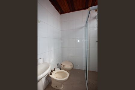 Casa à venda com 251m², 5 quartos e 2 vagasCasa 2 - Banheiro da Suíte