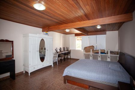Casa à venda com 251m², 5 quartos e 2 vagasCasa 2 - Suíte