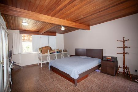 Casa à venda com 251m², 5 quartos e 2 vagasCasa 2 - Suíte