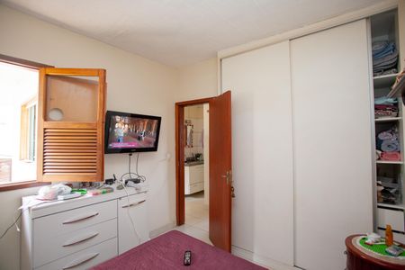 Casa à venda com 251m², 5 quartos e 2 vagasCasa 2 - Quarto 2