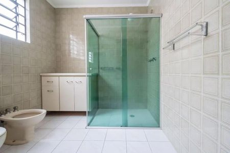 Banheiro 2 de casa à venda com 4 quartos, 500m² em Vila Cordeiro, São Paulo