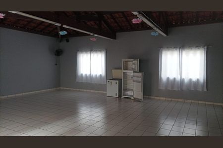 Apartamento para alugar com 49m², 2 quartos e sem vaga Apartamento para alugar com 49m², 2 quartos e sem vagaÁrea comum - Salão de festas