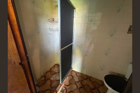 Casa à venda com 200m², 3 quartos e 6 vagas Casa à venda com 200m², 3 quartos e 6 vagasBanheiro