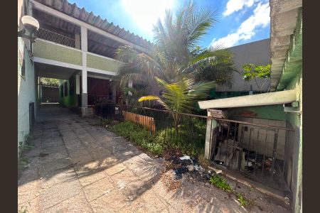 Casa à venda com 200m², 3 quartos e 6 vagas Casa à venda com 200m², 3 quartos e 6 vagasÁrea externa