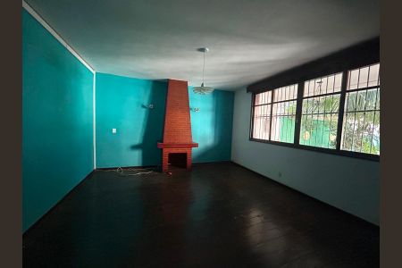 Sala de casa à venda com 3 quartos, 200m² em Piedade, Rio de Janeiro
