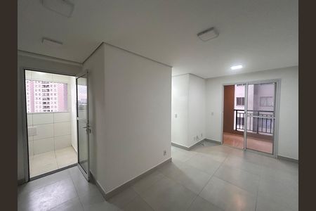 Sala  de apartamento para alugar com 2 quartos, 51m² em Vila Isa, São Paulo