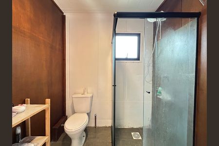 Banheiro e área de Serviço de apartamento para alugar com 1 quarto, 35m² em Lagoa Pequena, Florianópolis
