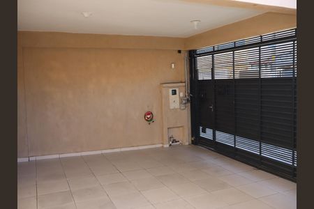 Casa à venda com 68m², 2 quartos e 2 vagasGaragem