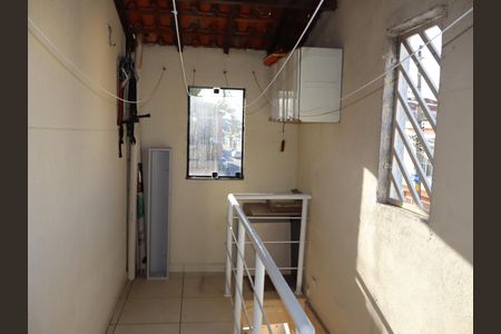 Casa à venda com 68m², 2 quartos e 2 vagasQuarto de Serviço