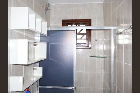 Casa à venda com 68m², 2 quartos e 2 vagasBanheiro andar superior