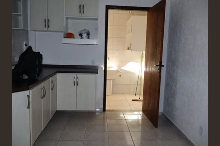 Casa à venda com 68m², 2 quartos e 2 vagasCozinha