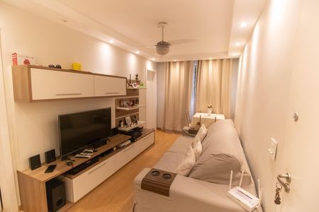 Sala de apartamento à venda com 2 quartos, 60m² em Maria Paula, Niterói