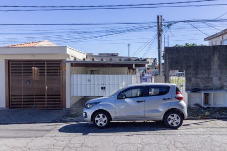Casa para alugar com 75m², 2 quartos e sem vaga Casa para alugar com 75m², 2 quartos e sem vagaFachada