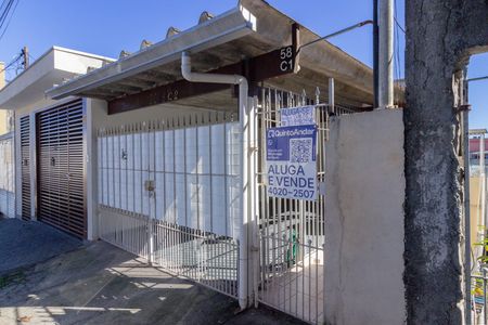 Casa para alugar com 75m², 2 quartos e sem vaga Casa para alugar com 75m², 2 quartos e sem vagaFachada