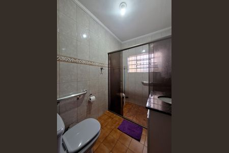 Casa à venda com 195m², 2 quartos e 2 vagas Casa à venda com 195m², 2 quartos e 2 vagasBanheiro