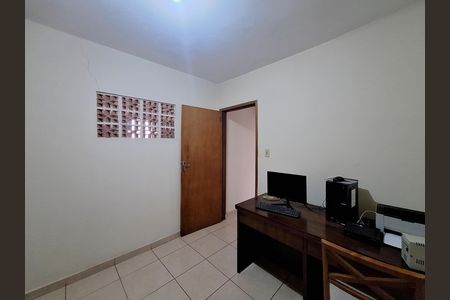Casa à venda com 195m², 2 quartos e 2 vagas Casa à venda com 195m², 2 quartos e 2 vagasQuarto 2