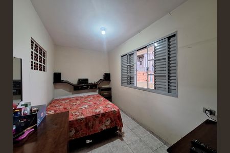 Casa à venda com 195m², 2 quartos e 2 vagas Casa à venda com 195m², 2 quartos e 2 vagasQuarto 3