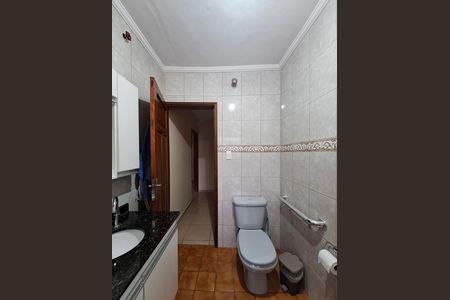 Casa à venda com 195m², 2 quartos e 2 vagas Casa à venda com 195m², 2 quartos e 2 vagasBanheiro