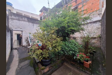 Casa à venda com 195m², 2 quartos e 2 vagas Casa à venda com 195m², 2 quartos e 2 vagasQuintal