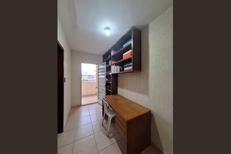 Casa à venda com 195m², 2 quartos e 2 vagas Casa à venda com 195m², 2 quartos e 2 vagasHall