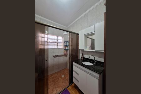Casa à venda com 195m², 2 quartos e 2 vagas Casa à venda com 195m², 2 quartos e 2 vagasBanheiro