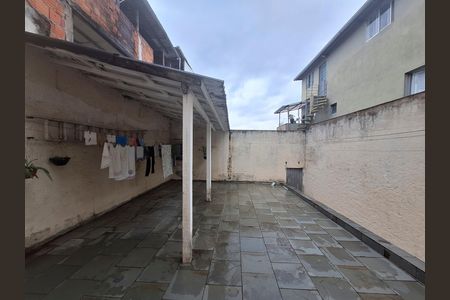 Casa à venda com 195m², 2 quartos e 2 vagas Casa à venda com 195m², 2 quartos e 2 vagasQuintal