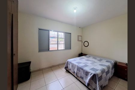 Casa à venda com 195m², 2 quartos e 2 vagas Casa à venda com 195m², 2 quartos e 2 vagasQuarto 1