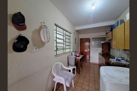 Casa à venda com 195m², 2 quartos e 2 vagas Casa à venda com 195m², 2 quartos e 2 vagasÁrea de Serviço