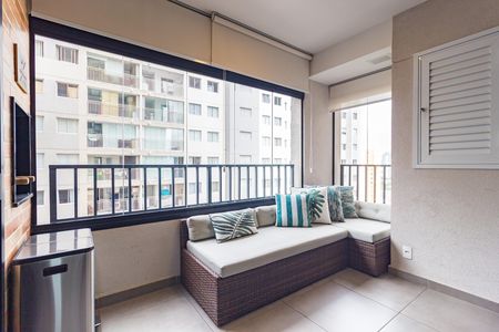 Apartamento à venda com 57m², 2 quartos e 1 vaga Apartamento à venda com 57m², 2 quartos e 1 vagaVaranda
