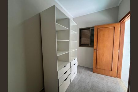 Casa de condomínio à venda com 293m², 3 quartos e 4 vagas Casa de condomínio à venda com 293m², 3 quartos e 4 vagasSuíte