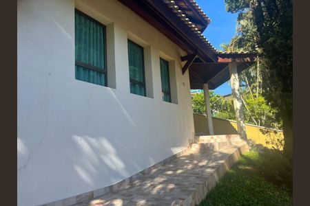 Casa de condomínio à venda com 293m², 3 quartos e 4 vagas Casa de condomínio à venda com 293m², 3 quartos e 4 vagasÁrea externa