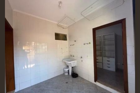 Casa de condomínio à venda com 293m², 3 quartos e 4 vagas Casa de condomínio à venda com 293m², 3 quartos e 4 vagasLavanderia