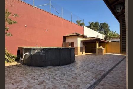 Casa de condomínio à venda com 293m², 3 quartos e 4 vagas Casa de condomínio à venda com 293m², 3 quartos e 4 vagasPiscina