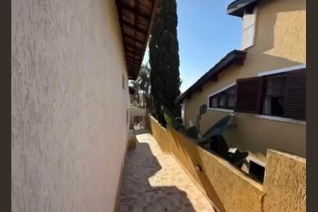 Casa de condomínio à venda com 293m², 3 quartos e 4 vagas Casa de condomínio à venda com 293m², 3 quartos e 4 vagasÁrea externa