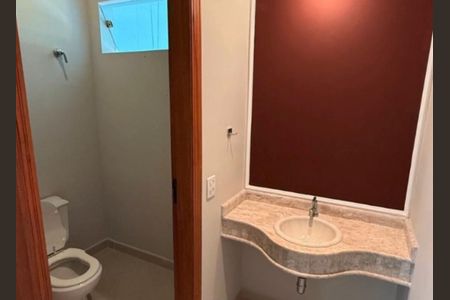Casa de condomínio à venda com 293m², 3 quartos e 4 vagas Casa de condomínio à venda com 293m², 3 quartos e 4 vagasLavabo