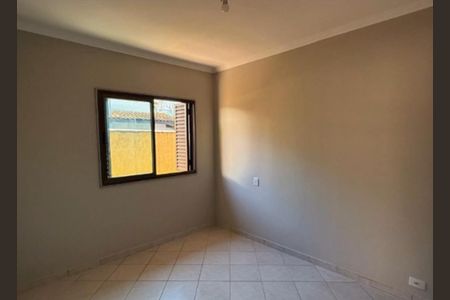 Casa de condomínio à venda com 293m², 3 quartos e 4 vagas Casa de condomínio à venda com 293m², 3 quartos e 4 vagasQuarto