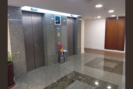 Elevadores de apartamento para alugar com 1 quarto, 55m² em Barra da Tijuca, Rio de Janeiro