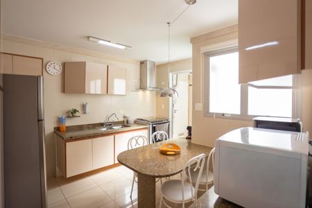 Apartamento à venda com 150m², 4 quartos e 2 vagasCozinha