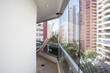 Apartamento à venda com 150m², 4 quartos e 2 vagasVaranda