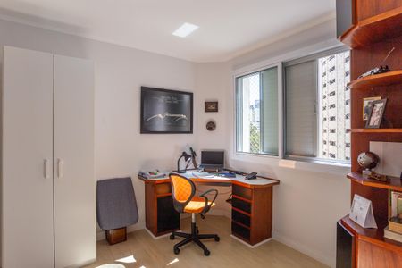 Apartamento à venda com 150m², 4 quartos e 2 vagasEscritório