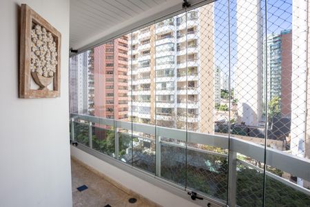 Apartamento à venda com 150m², 4 quartos e 2 vagasVaranda