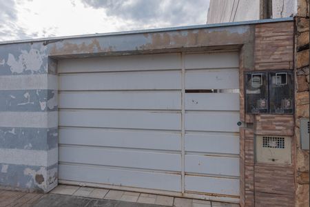 Fachada de casa à venda com 2 quartos, 180m² em Parque Beatriz, Campinas