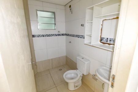 Banheiro de casa para alugar com 1 quarto, 30m² em Jardim Record, Taboão da Serra