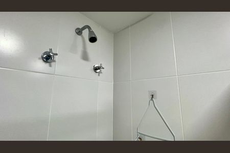 Banheiro de kitnet/studio à venda com 1 quarto, 30m² em Pinheiros, São Paulo