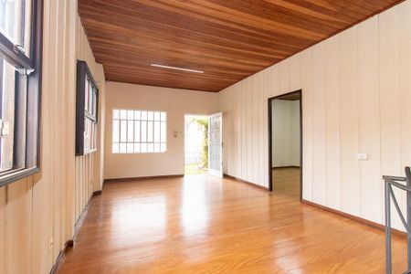 Casa à venda com 175m², 3 quartos e 2 vagas Casa à venda com 175m², 3 quartos e 2 vagasSala