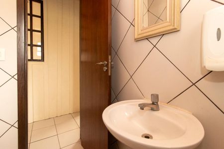 Casa à venda com 175m², 3 quartos e 2 vagas Casa à venda com 175m², 3 quartos e 2 vagasBanheiro
