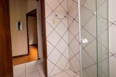 Casa à venda com 175m², 3 quartos e 2 vagas Casa à venda com 175m², 3 quartos e 2 vagasBanheiro Social